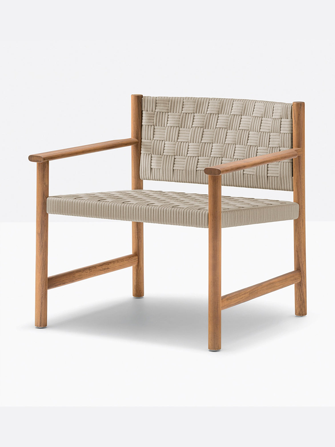 Fauteuil lounge Griante beige vue de trois quarts