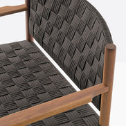 Détail du tressage du fauteuil lounge Griante