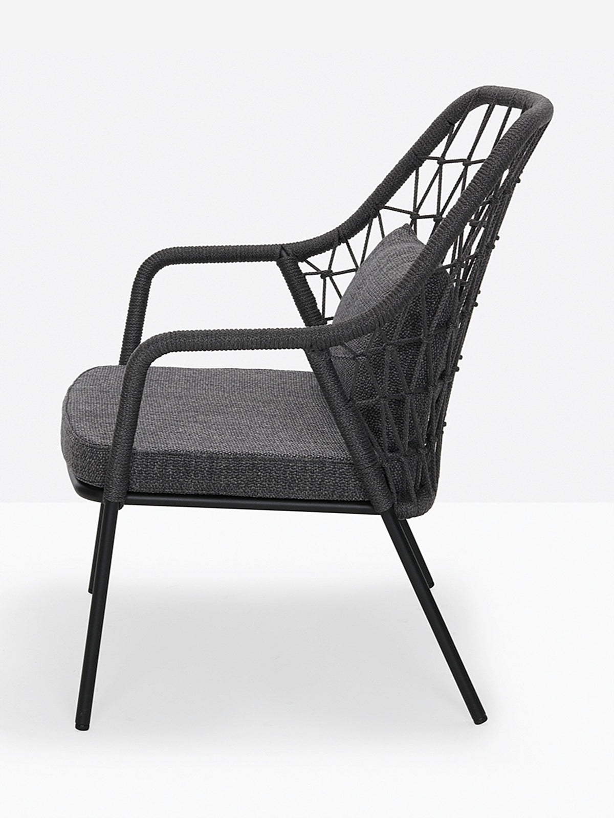 Fauteuil lounge Panarea noir vue de profil