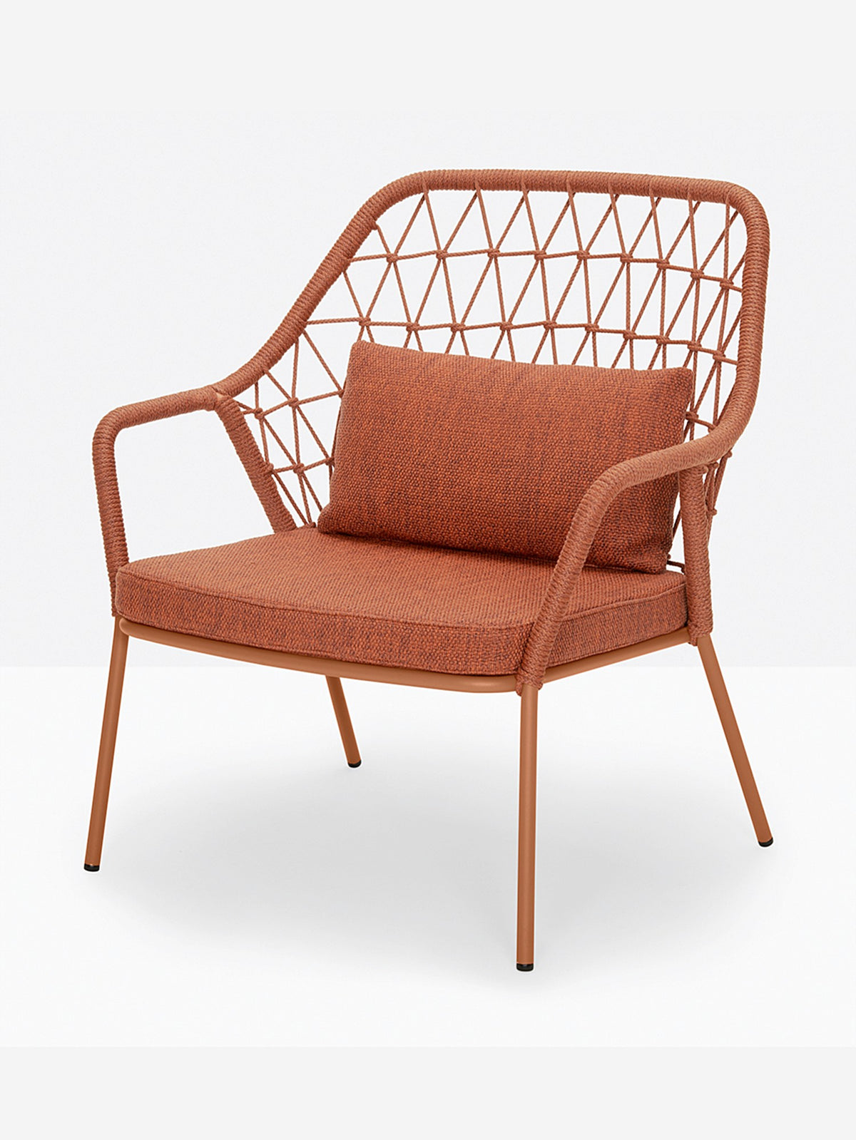 Fauteuil lounge Panarea terracotta vue de trois quarts