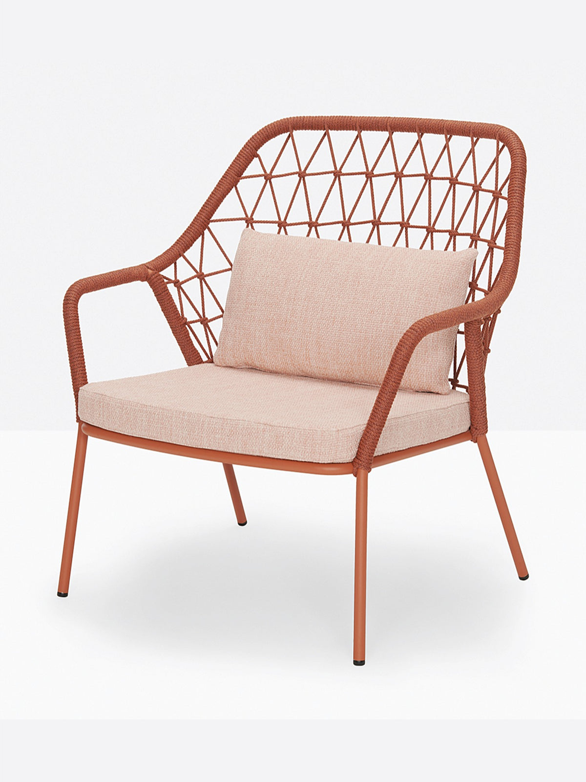 Fauteuil lounge Panarea terracotta et rose vue de trois quarts