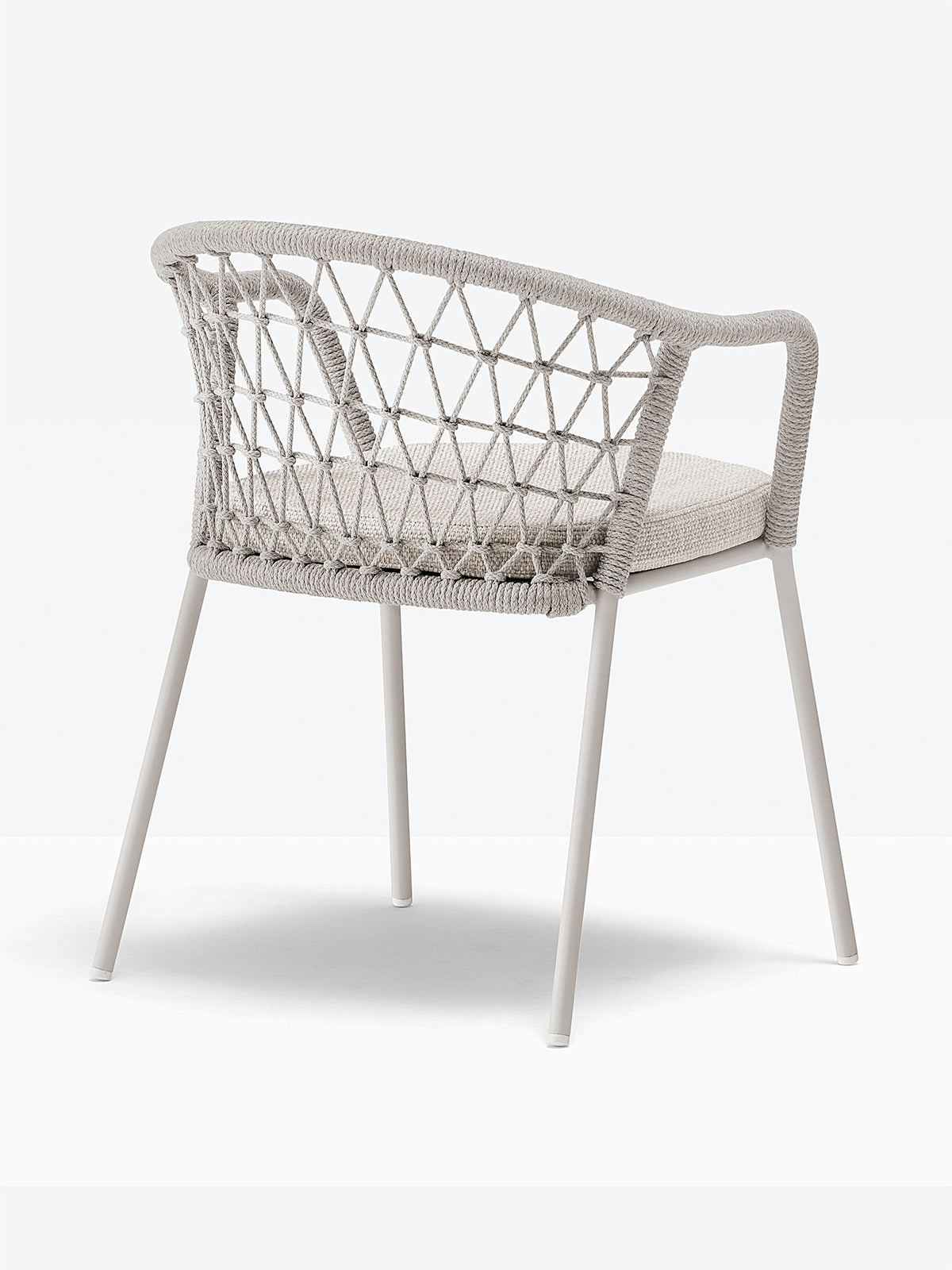 Fauteuil Panarea beige vue de trois quarts