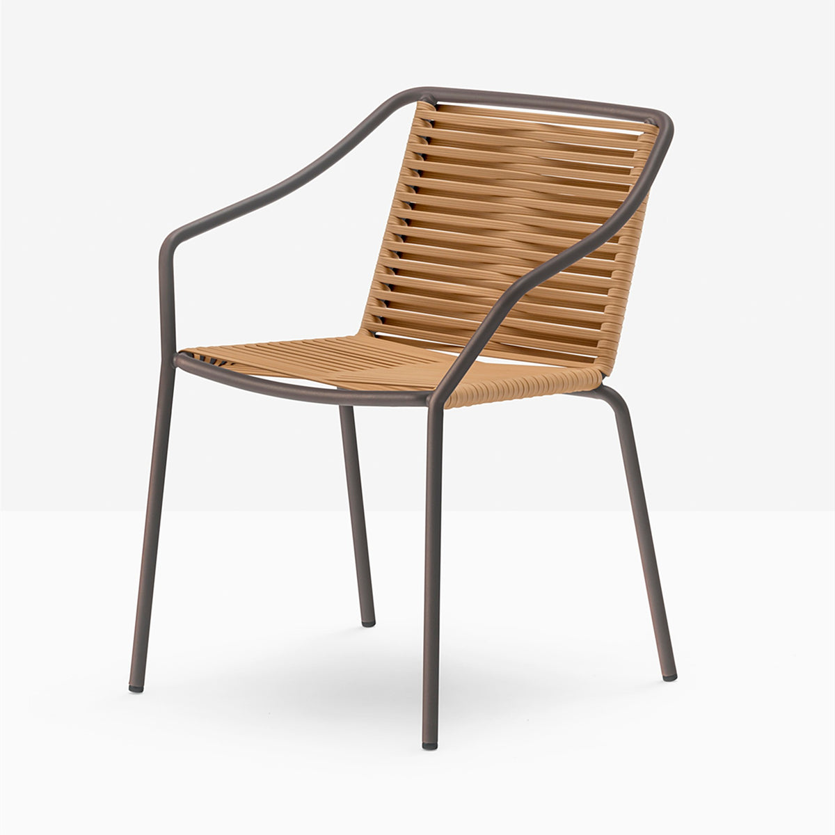 Fauteuil Philía marron, tressage miel