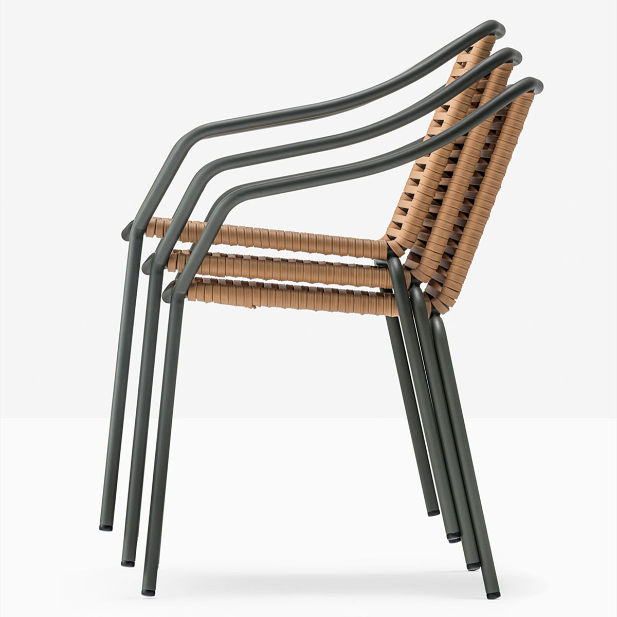 Fauteuils Philía empilés