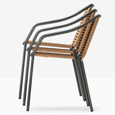 Fauteuils Philía empilés