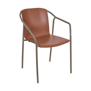 Fauteuil Rod Ezpeleta taupe, dossier terracota
