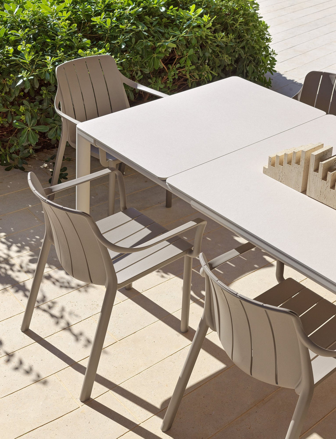 Fauteuil Tiberina Nardi – mise en scène terrasse
