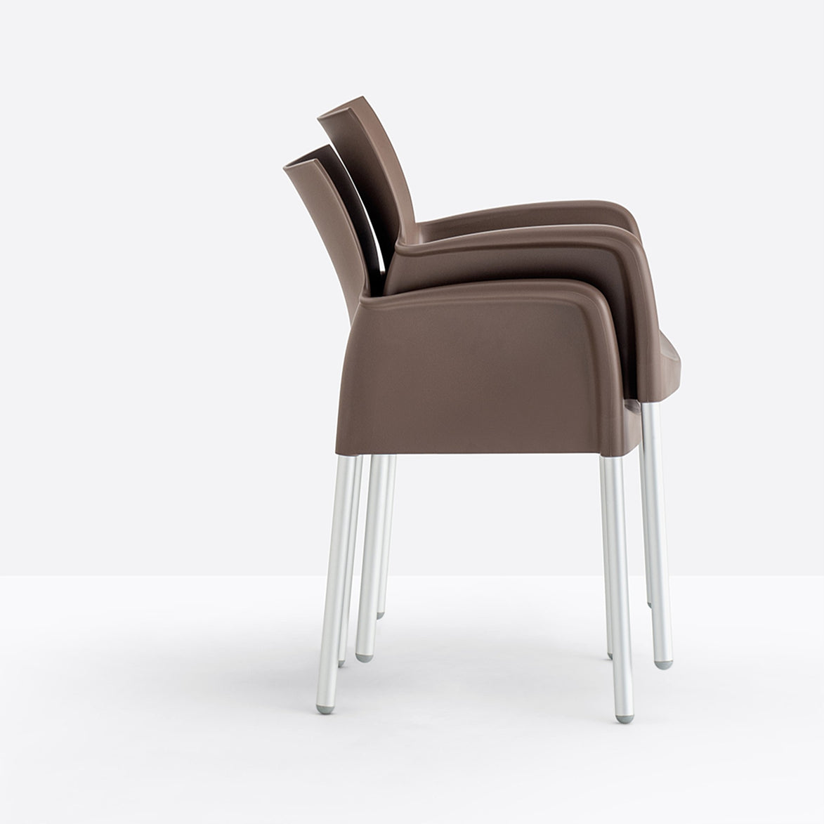 Fauteuils Ice empilés