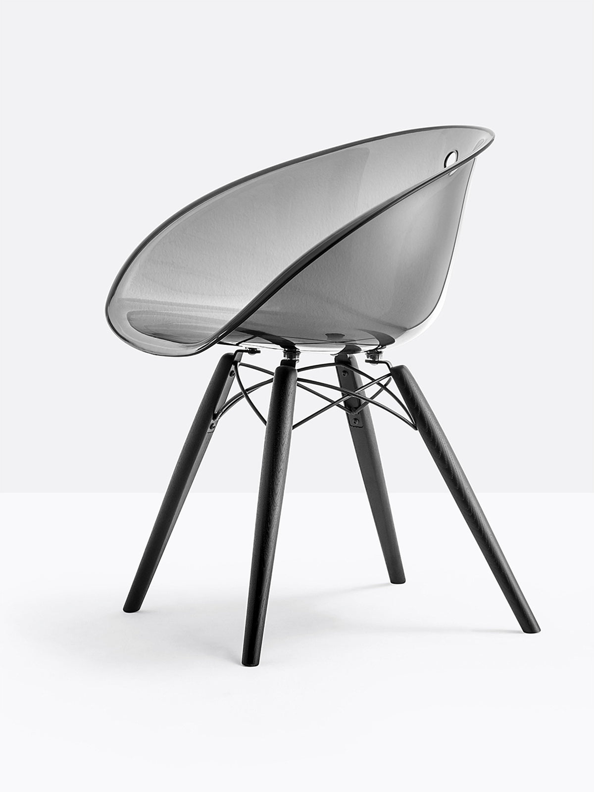 Chaise Gliss Wood 905 fumée vue de trois quarts