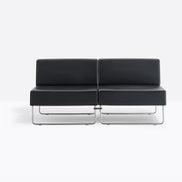 Fauteuils Host lounge 790 noirs reliés en banquette