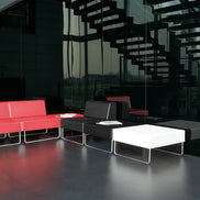 Composition Host lounge rouge, noir et blanc
