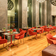 Restaurant d'hôtel Hyatt Centric équipé en mobilier Pedrali