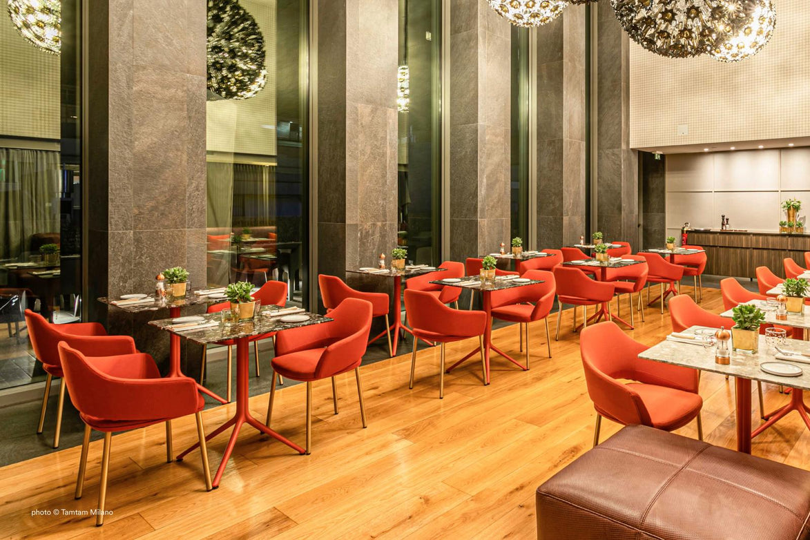 Restaurant d'hôtel Hyatt Centric équipé en mobilier Pedrali