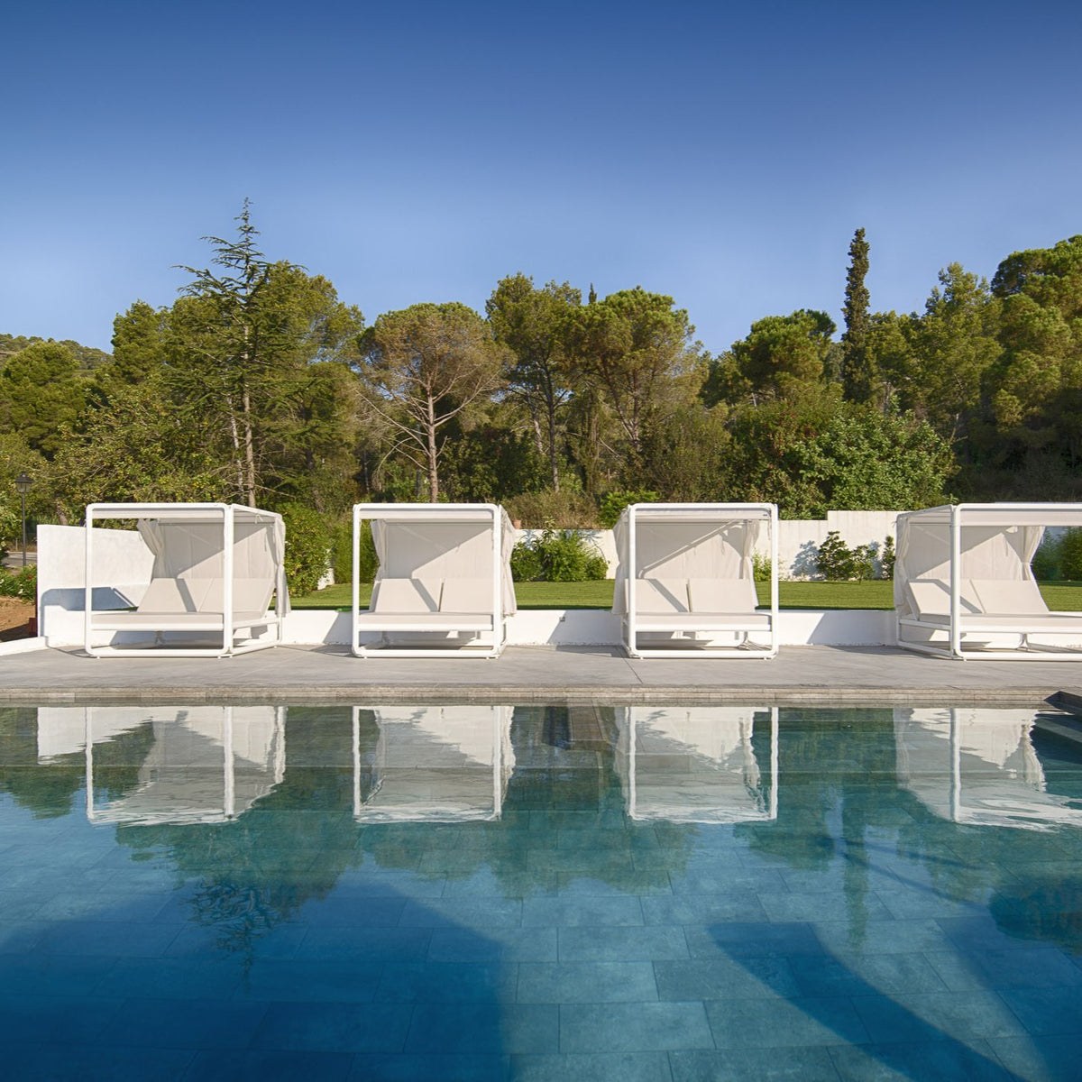 Daybed Ibiza XL Ezpeleta en situation, mobilier CHR