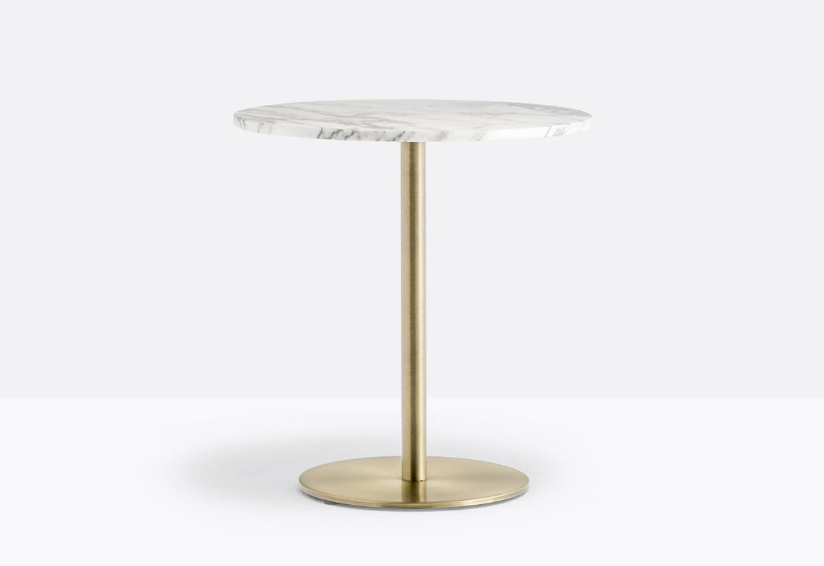 Table de bistrot avec plateau rond en marbre Bianco Carrara sur pied laiton