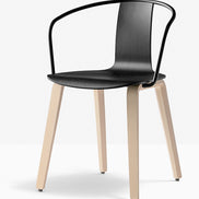 Fauteuil Jamaica 2915 assise noire vue de trois quarts