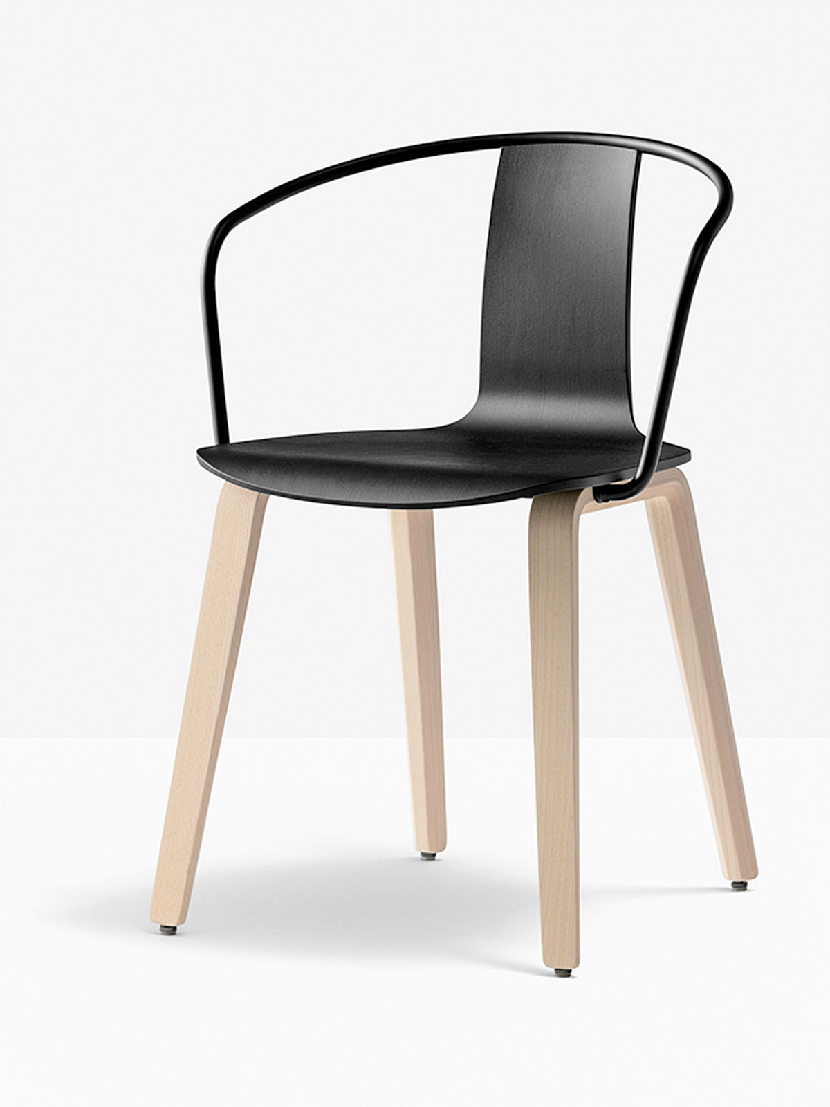 Fauteuil Jamaica 2915 assise noire vue de trois quarts