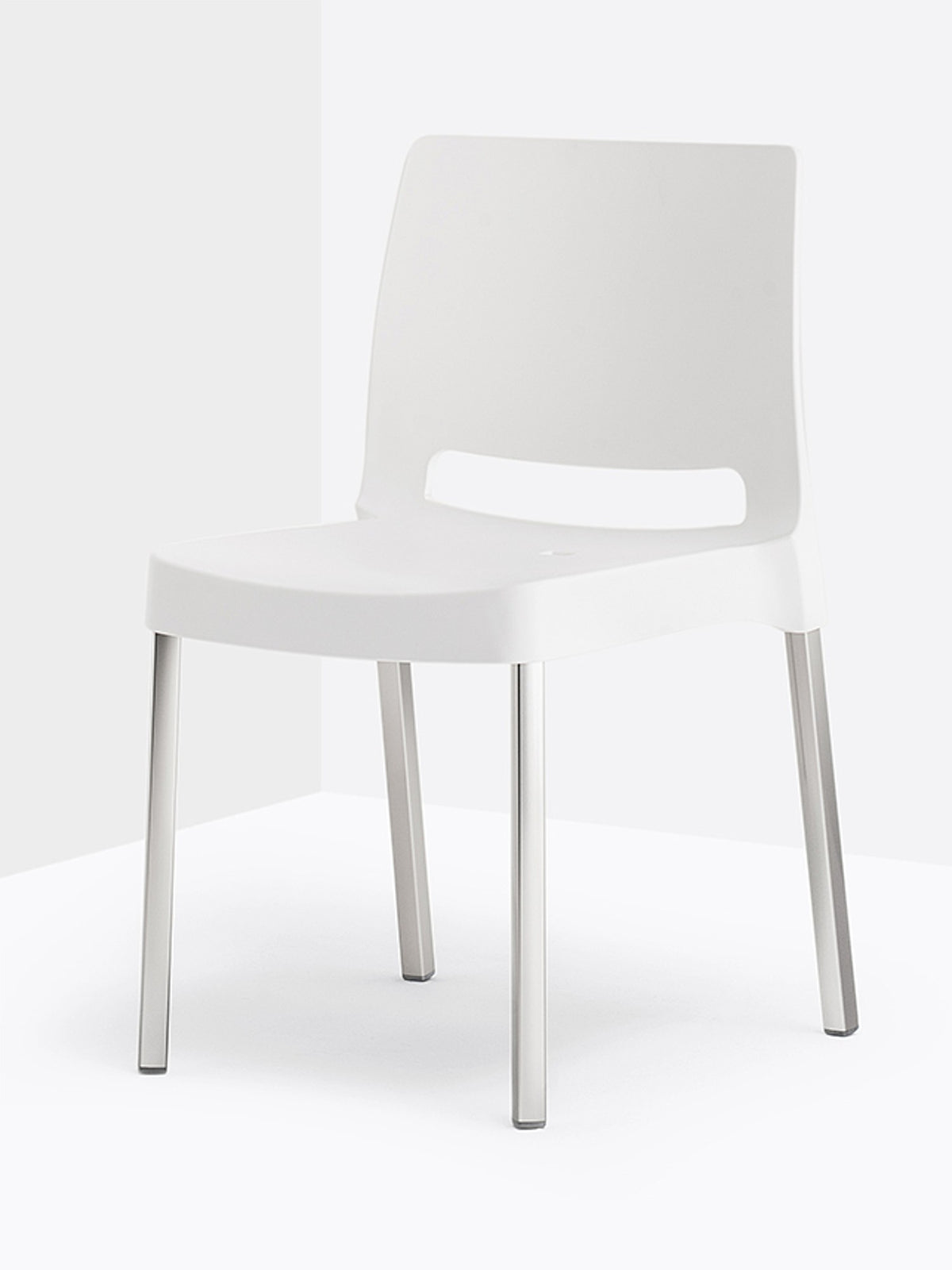 Chaise Joi 870 blanche vue de trois quarts arrière