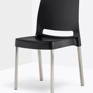 Chaise Joi 870 noire vue de trois quarts