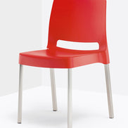 Chaise Joi 870 rouge vue de trois quarts