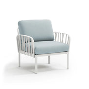Fauteuil lounge Komodo Nardi – structure blanc, coussins Ghiaccio