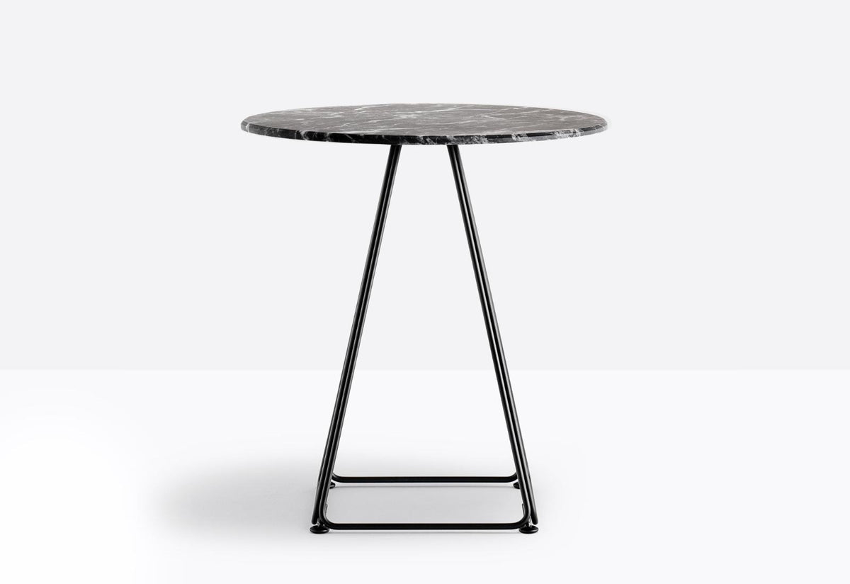 Table avec plateau rond en marbre sur piètement acier noir