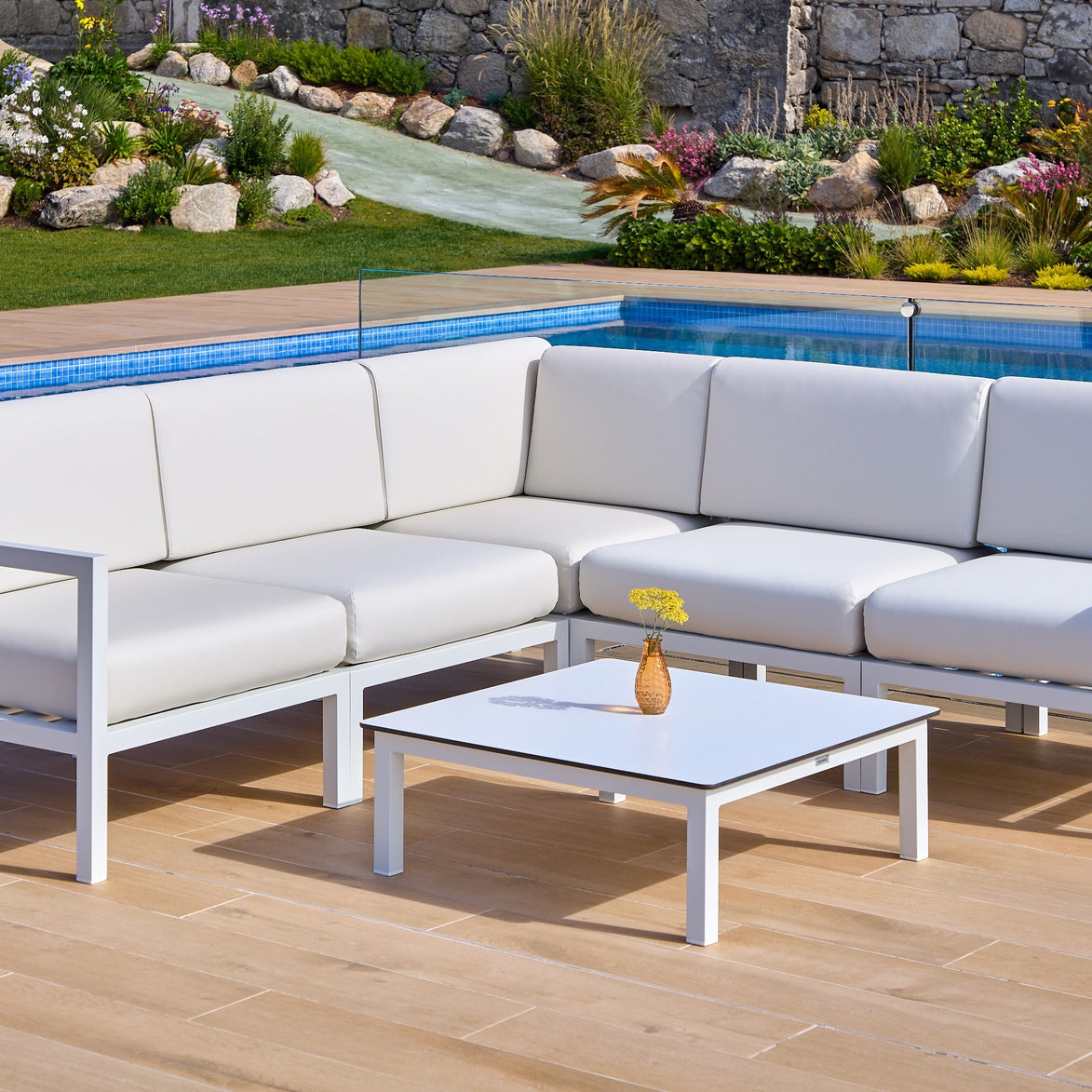 Fauteuil lounge Marine Ezpeleta en situation, mobilier CHR