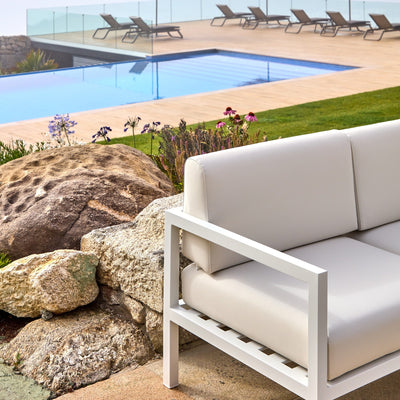 Table basse Marine Ezpeleta en situation, mobilier CHR