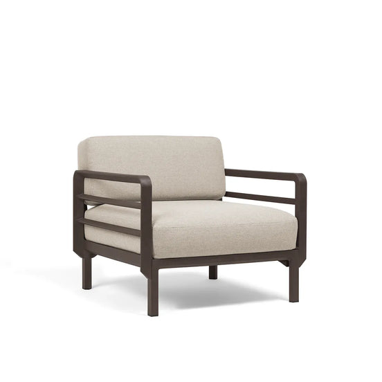Fauteuil lounge Maximo Nardi – structure terre sombre, coussins Perla