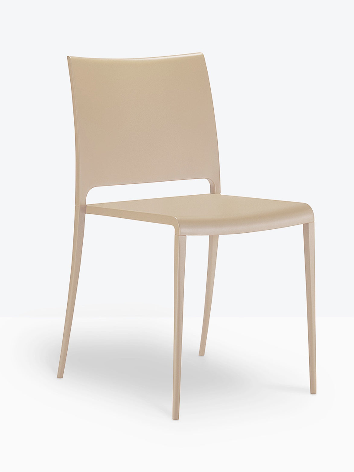 Chaise Mya 700 sable vue de trois quarts