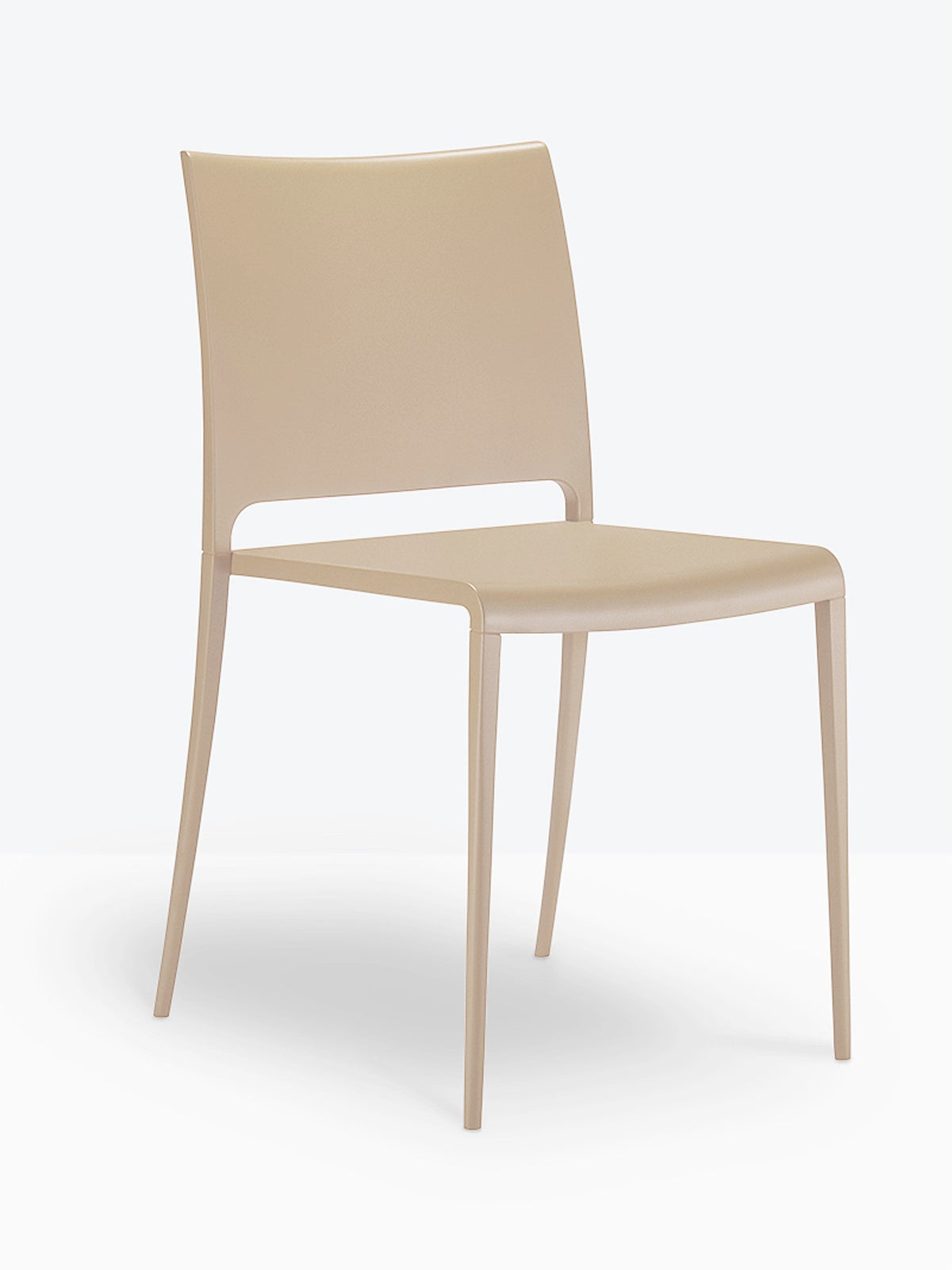 Chaise Mya 700 sable vue de trois quarts