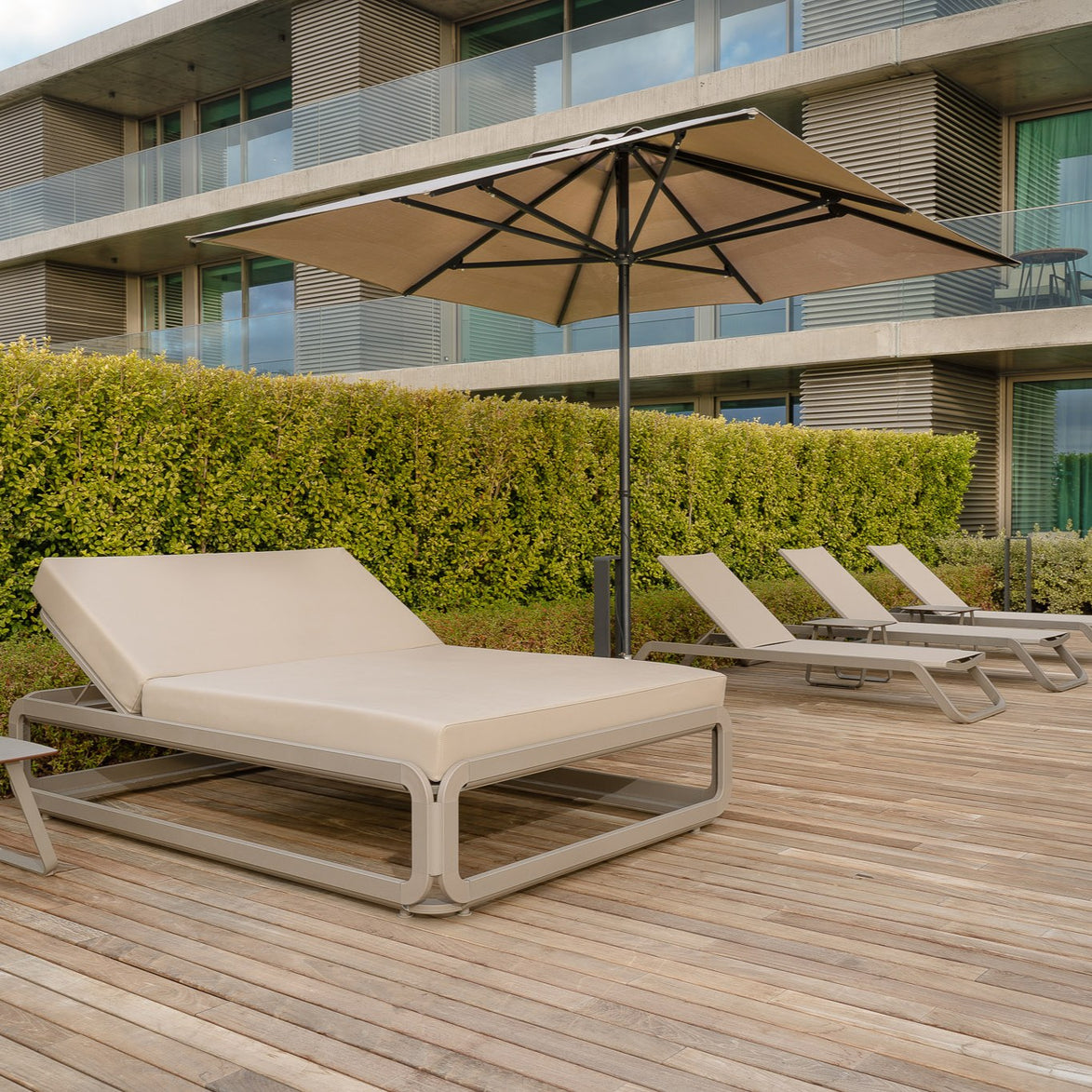 Daybed Nana Ezpeleta en situation, mobilier CHR