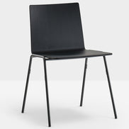 Chaise Osaka Metal 5711 noire vue de trois quarts