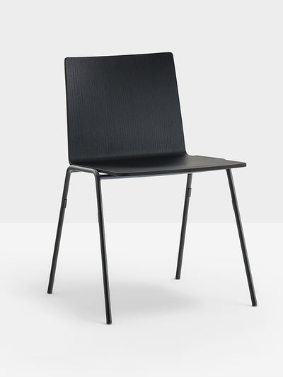 Chaise Osaka Metal 5711 noire vue de trois quarts