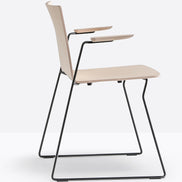Fauteuil Osaka Metal 5715 frêne vue de trois quarts