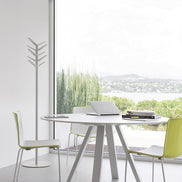 Gamme Tweet Pedrali en situation, mobilier CHR