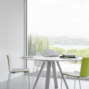 Gamme Tweet Pedrali en situation, mobilier CHR