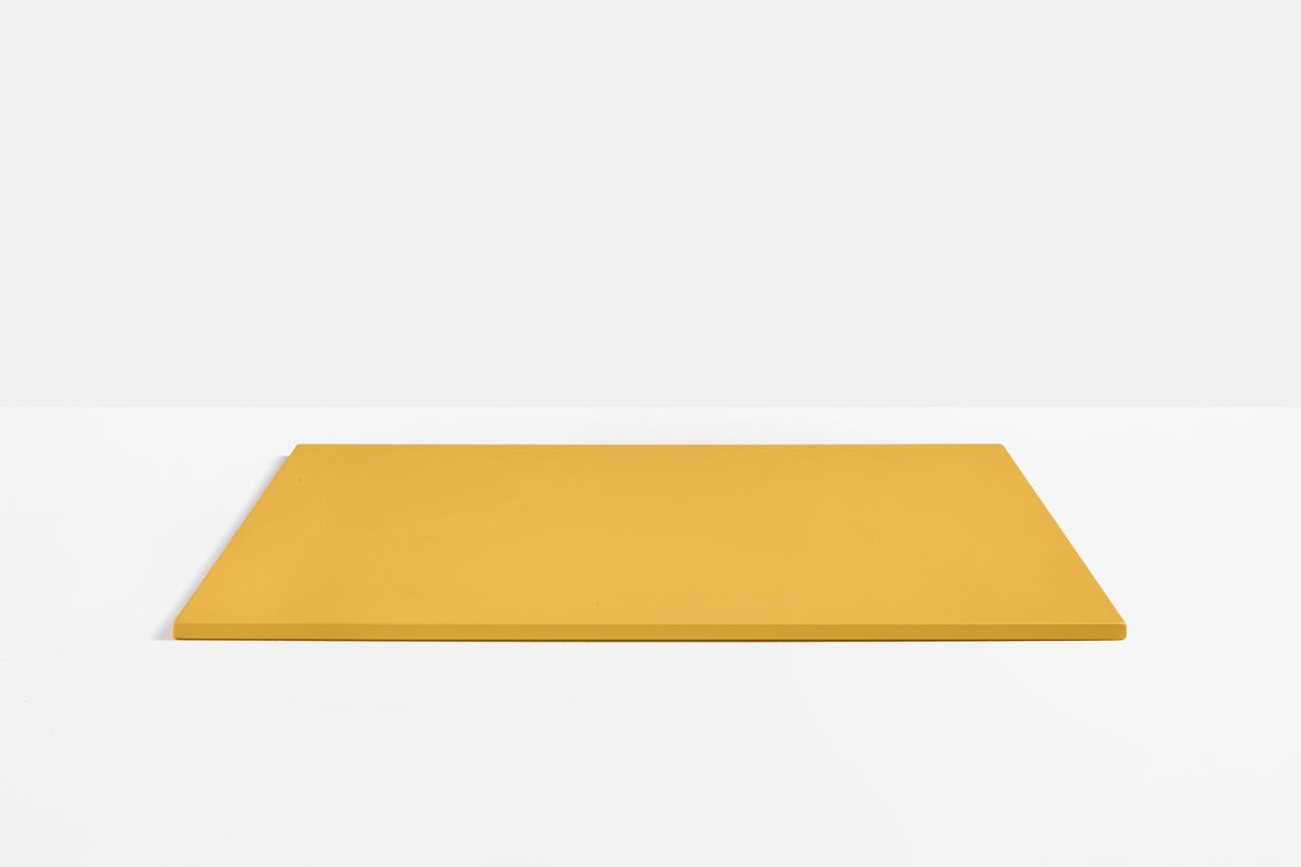 Plateau de table carré en acier Pedrali — coloris Jaune moutarde GI100E