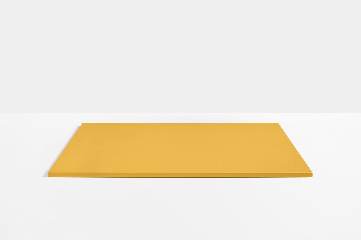 Plateau de table carré en acier Pedrali — coloris Jaune moutarde GI100E