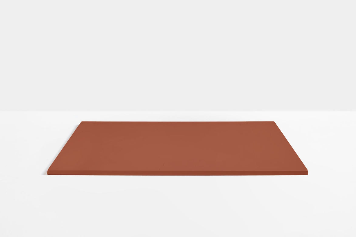 Plateau de table carré en acier Pedrali — coloris Terracotta foncé TE200E