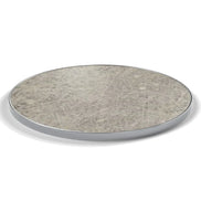 Plateau cerclage inox Deauville rond 27 mm — décor Béton Griffé, cerclage inox poli