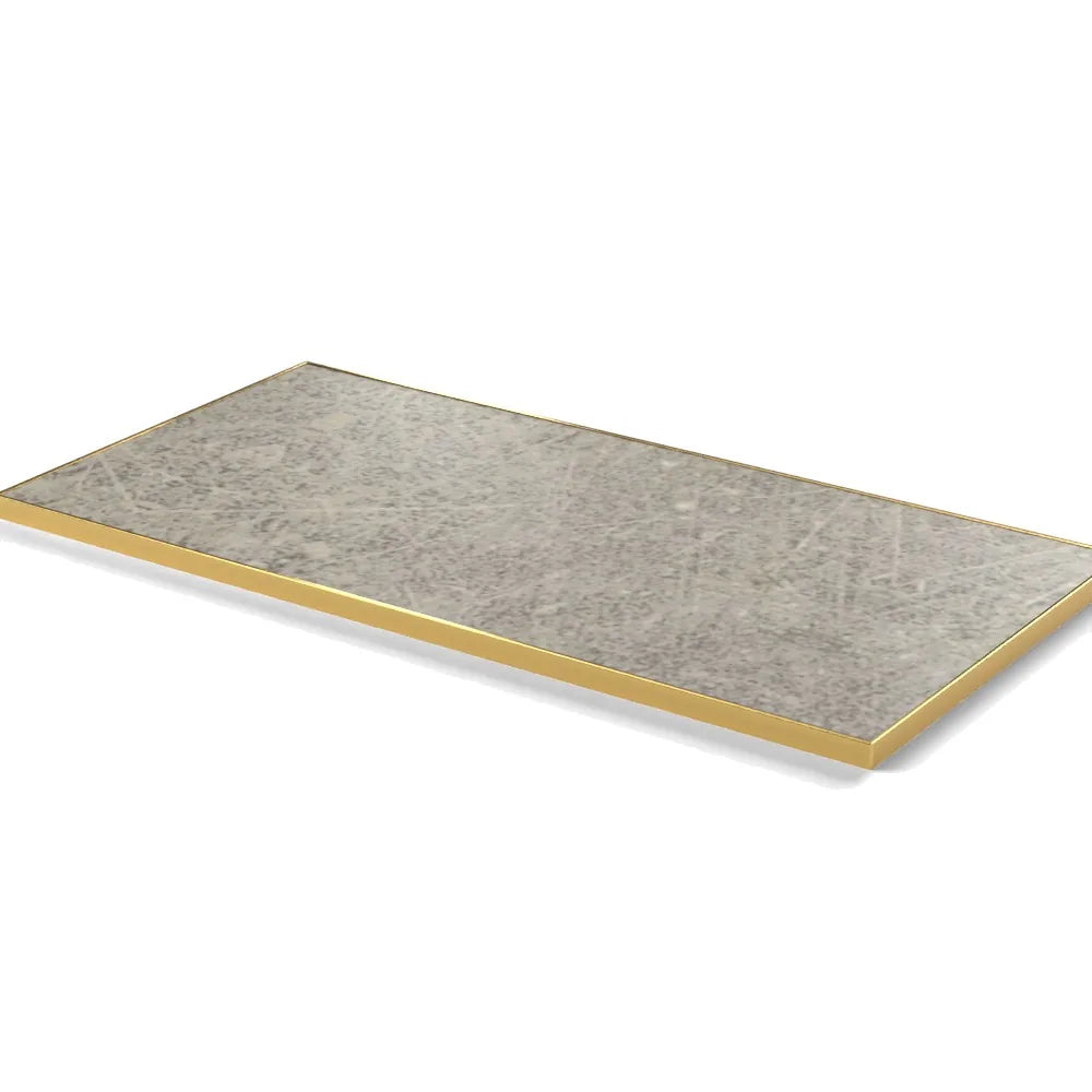 Plateau cadre laiton Riviera rectangulaire 27 mm — décor Béton Griffé, cadre laiton lisse