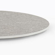 Plateau rond en grès cérame Grey Fossil, chant 10 mm