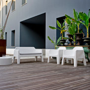 Salon Plus Air avec coussins en terrasse