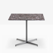 Table de restaurant avec plateau carré en marbre reconstitué sur piètement acier