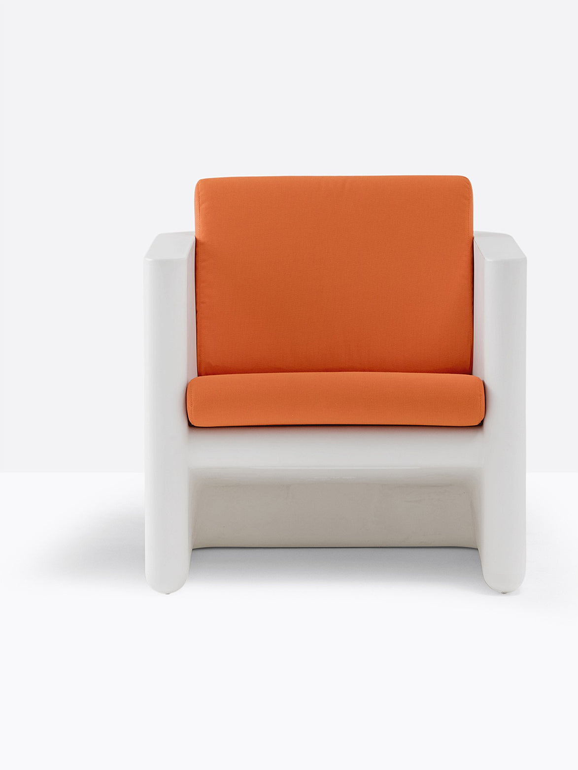 Fauteuil Sunset 625 blanc, coussins coloris orange