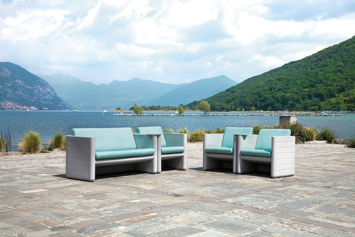 Fauteuils et canapé Sunset avec coussins en terrasse