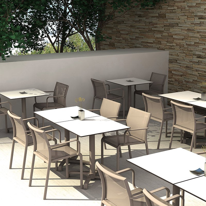 Table Kos Ezpeleta en terrasse, mobilier CHR