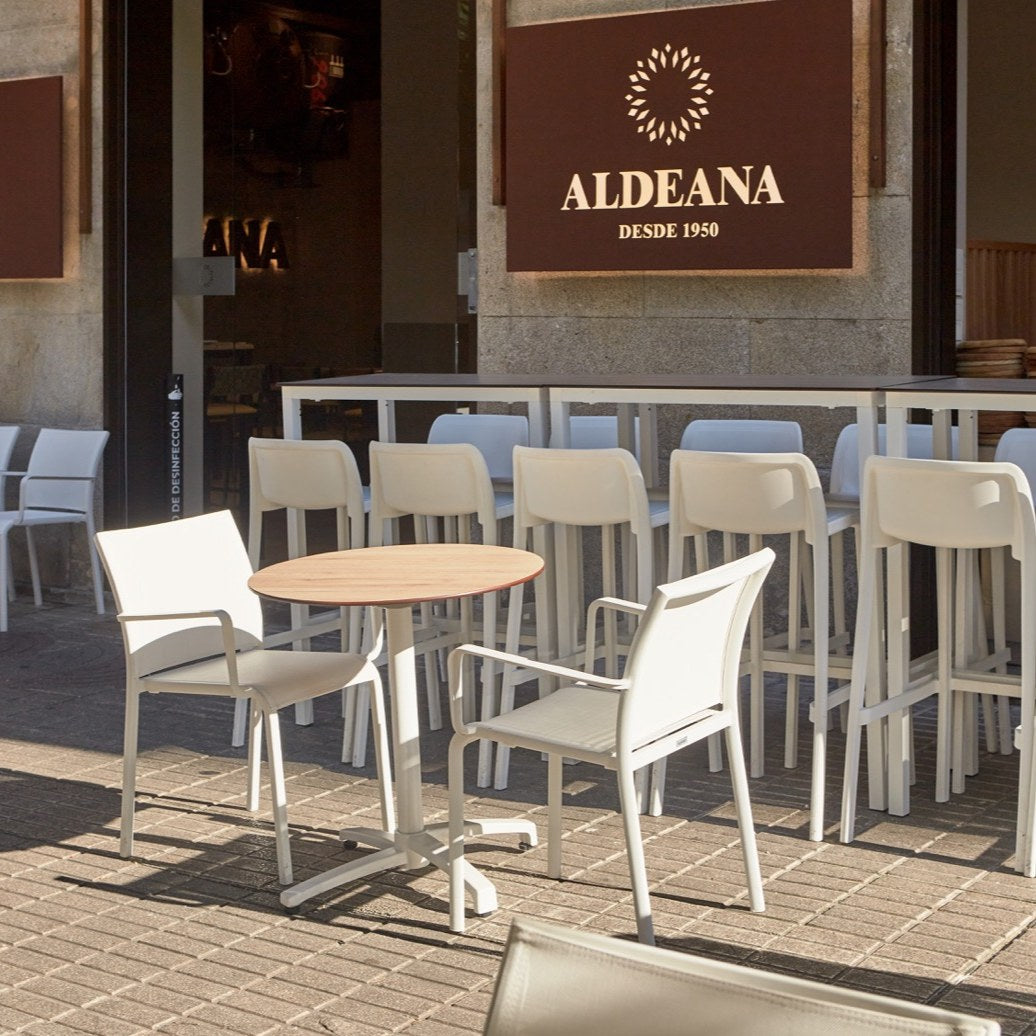 Table Kos Ezpeleta en terrasse, mobilier CHR