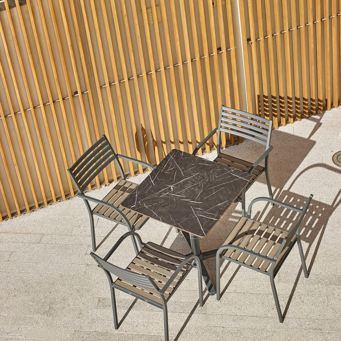 Table Kos Ezpeleta en terrasse, mobilier CHR